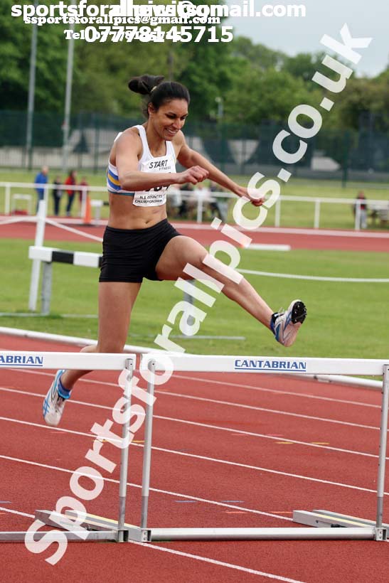 Senior womens 400 metres hurdles North Eastern Track and Fields Champs., Middlesbrough. Photo: David T. Hewitson/Sports for All Pics